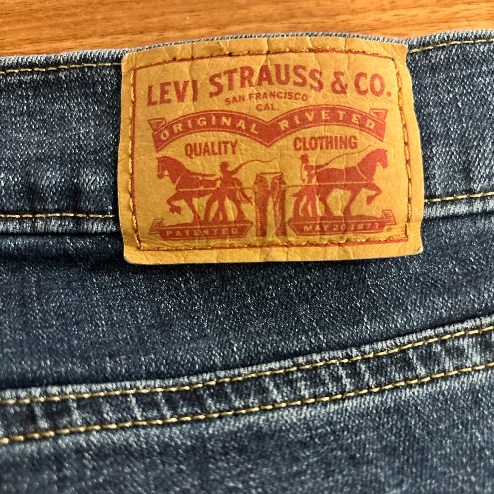 LEVI’S CLASSIC CAPRI JEGGING - Picture 13 of 13